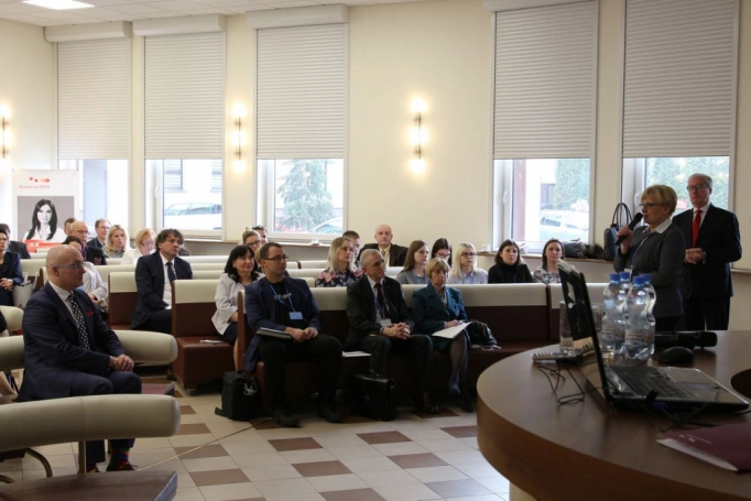 Zdjęcie nr 18 z galerii III Konferencja Naukowa z cyklu „Sukcesy i wyzwania w naukach o zarządzaniu. Od tradycji do współczesności”