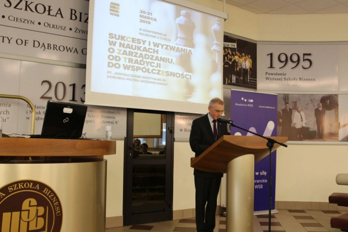 Zdjęcie nr 21 z galerii III Konferencja Naukowa z cyklu „Sukcesy i wyzwania w naukach o zarządzaniu. Od tradycji do współczesności”
