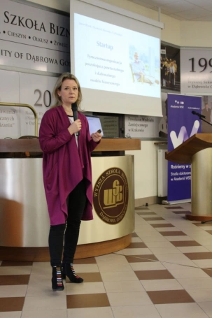 Zdjęcie nr 54 z galerii III Konferencja Naukowa z cyklu „Sukcesy i wyzwania w naukach o zarządzaniu. Od tradycji do współczesności”
