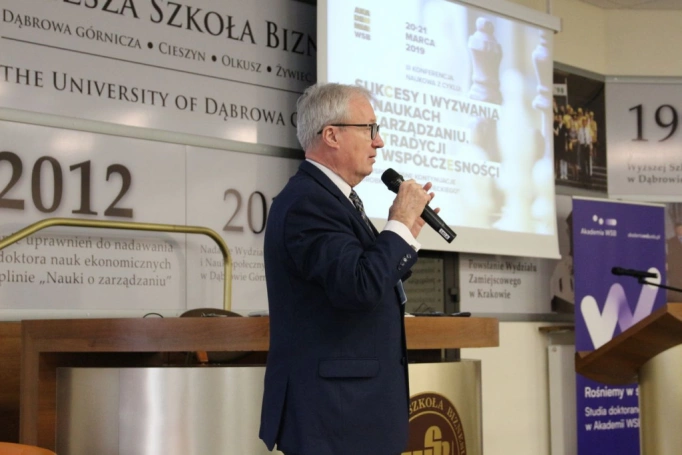 Zdjęcie nr 62 z galerii III Konferencja Naukowa z cyklu „Sukcesy i wyzwania w naukach o zarządzaniu. Od tradycji do współczesności”