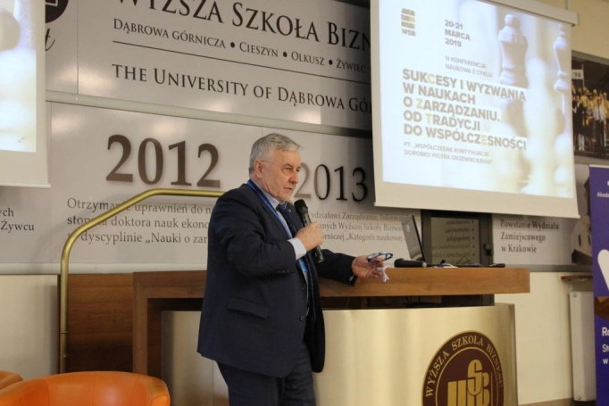 Zdjęcie nr 63 z galerii III Konferencja Naukowa z cyklu „Sukcesy i wyzwania w naukach o zarządzaniu. Od tradycji do współczesności”