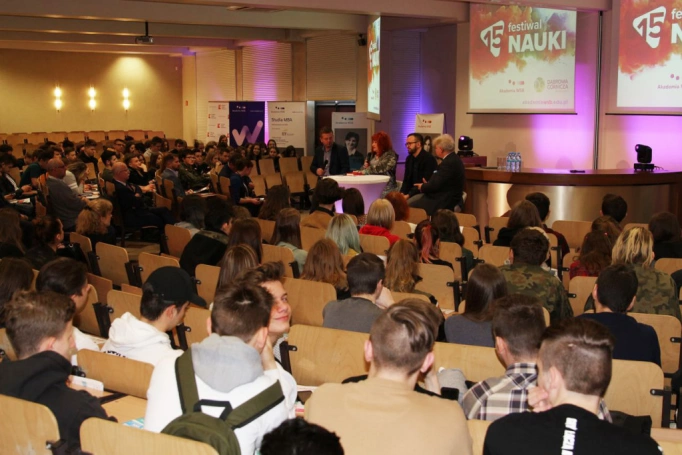 Zdjęcie nr 66 z galerii 15 Festiwal Nauki Akademii WSB