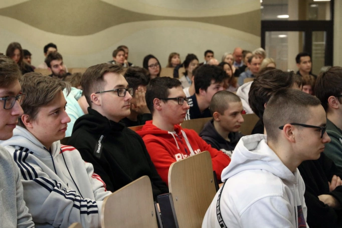 Zdjęcie nr 3 z galerii 15 Festiwal Nauki Akademii WSB