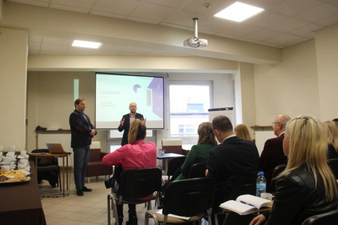 Zdjęcie nr 3 z galerii Jak budować relacje i motywować pracowników online? Spotkanie w ramach TNOIK