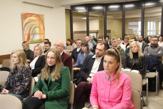 Zdjęcie nr 1 z galerii Jak budować relacje i motywować pracowników online? Spotkanie w ramach TNOIK