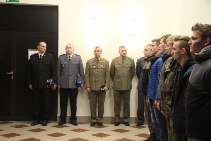 Zdjęcie nr 3 z galerii Błoto, lodowata woda, drut kolczasty, czyli VIII Ogólnopolski Turniej Klas o Profilu Mundurowym 