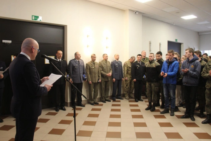Zdjęcie nr 4 z galerii Błoto, lodowata woda, drut kolczasty, czyli VIII Ogólnopolski Turniej Klas o Profilu Mundurowym 