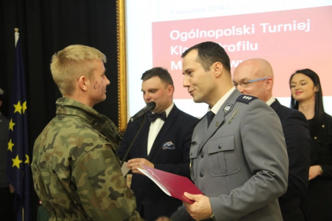 Zdjęcie nr 6 z galerii Błoto, lodowata woda, drut kolczasty, czyli VIII Ogólnopolski Turniej Klas o Profilu Mundurowym 