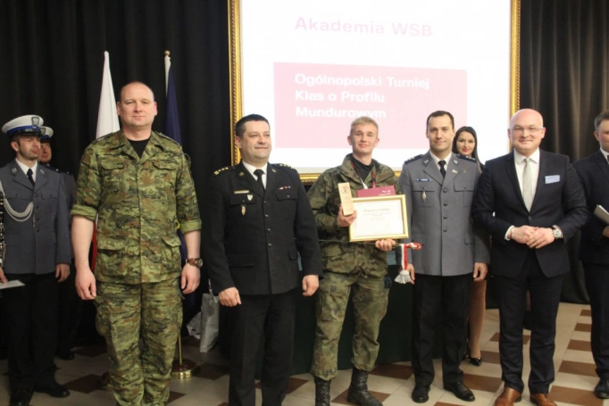 Zdjęcie nr 27 z galerii Błoto, lodowata woda, drut kolczasty, czyli VIII Ogólnopolski Turniej Klas o Profilu Mundurowym 