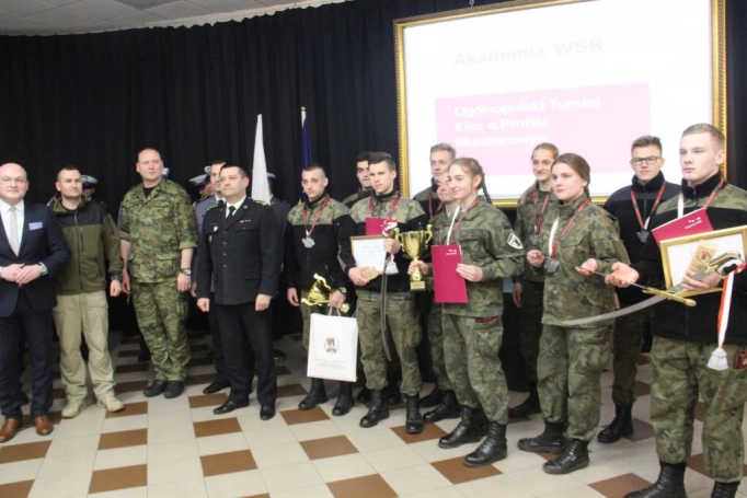 Zdjęcie nr 31 z galerii Błoto, lodowata woda, drut kolczasty, czyli VIII Ogólnopolski Turniej Klas o Profilu Mundurowym 