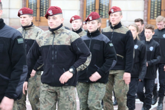 Zdjęcie nr 36 z galerii Błoto, lodowata woda, drut kolczasty, czyli VIII Ogólnopolski Turniej Klas o Profilu Mundurowym 