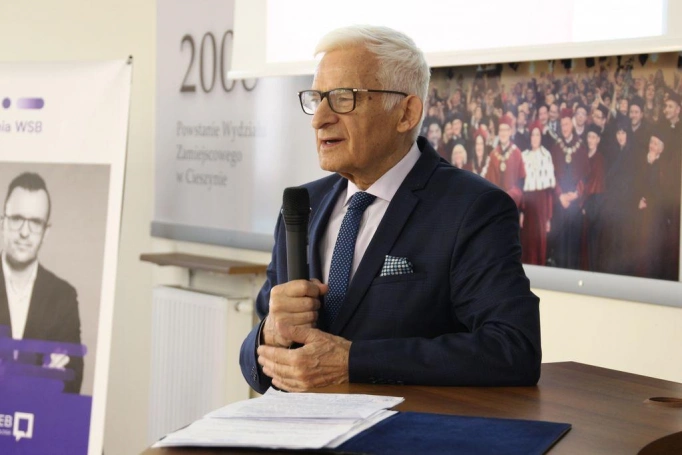 Zdjęcie nr 8 z galerii Wizyta prof. Jerzego Buzka w Akademii WSB