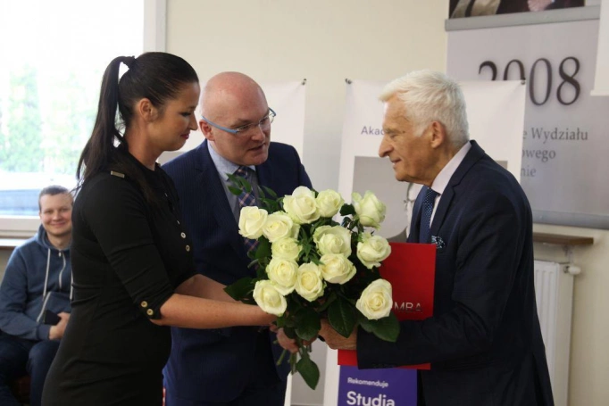 Zdjęcie nr 15 z galerii Wizyta prof. Jerzego Buzka w Akademii WSB