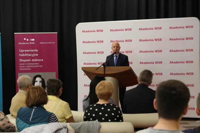 Zdjęcie nr 4 z galerii Gen. Jarosław Szymczyk gościem Akademii WSB