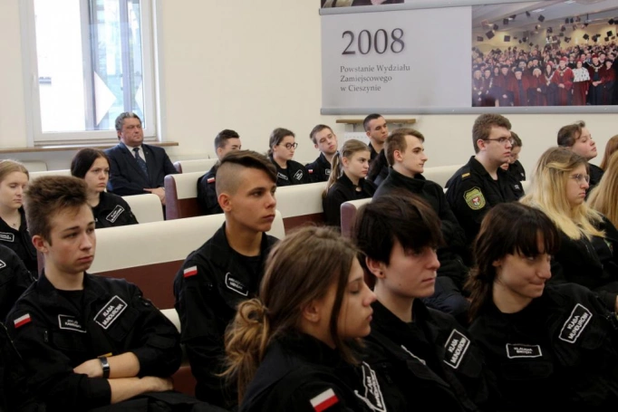 Zdjęcie nr 8 z galerii Gen. Jarosław Szymczyk gościem Akademii WSB