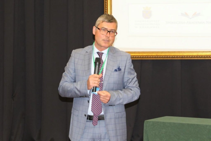 Zdjęcie nr 8 z galerii Doktoranci z całej Polski dyskutowali o paradygmatach współczesnego zarządzania organizacjami