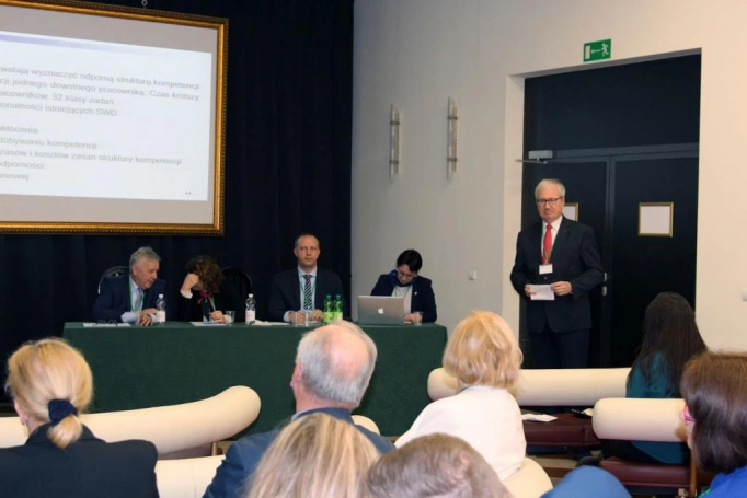 Zdjęcie nr 18 z galerii Doktoranci z całej Polski dyskutowali o paradygmatach współczesnego zarządzania organizacjami