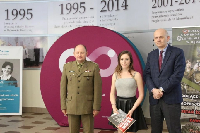 Zdjęcie nr 15 z galerii Legioniści Akademii WSB z kartami powołań na ćwiczenia wojskowe
