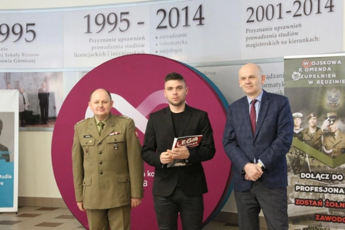 Zdjęcie nr 17 z galerii Legioniści Akademii WSB z kartami powołań na ćwiczenia wojskowe