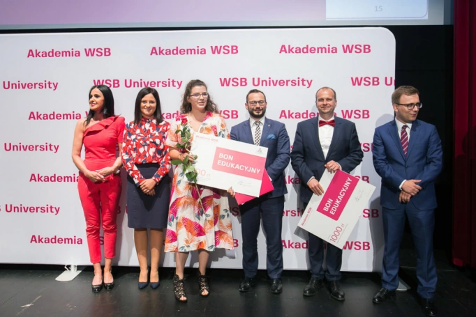 Zdjęcie nr 18 z galerii  Duma, radość i wzruszenie – Gala Akademicka zakończenia studiów podyplomowych
