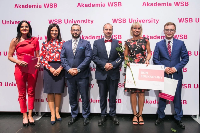 Zdjęcie nr 19 z galerii  Duma, radość i wzruszenie – Gala Akademicka zakończenia studiów podyplomowych