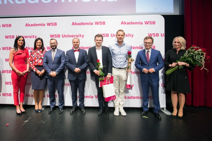 Zdjęcie nr 20 z galerii  Duma, radość i wzruszenie – Gala Akademicka zakończenia studiów podyplomowych