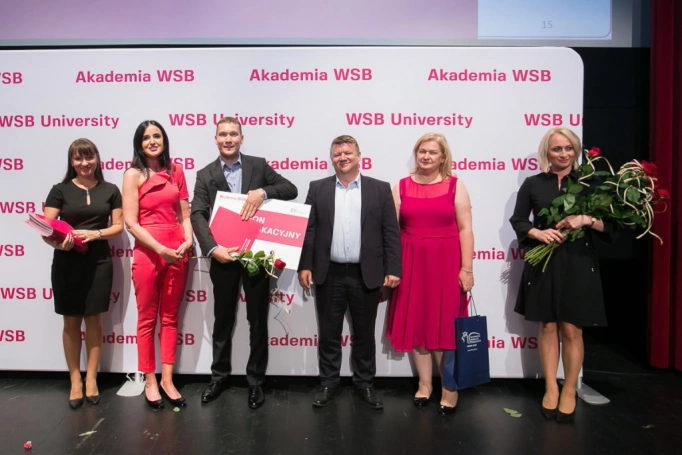 Zdjęcie nr 22 z galerii  Duma, radość i wzruszenie – Gala Akademicka zakończenia studiów podyplomowych
