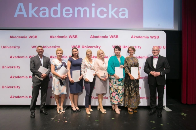 Zdjęcie nr 42 z galerii  Duma, radość i wzruszenie – Gala Akademicka zakończenia studiów podyplomowych