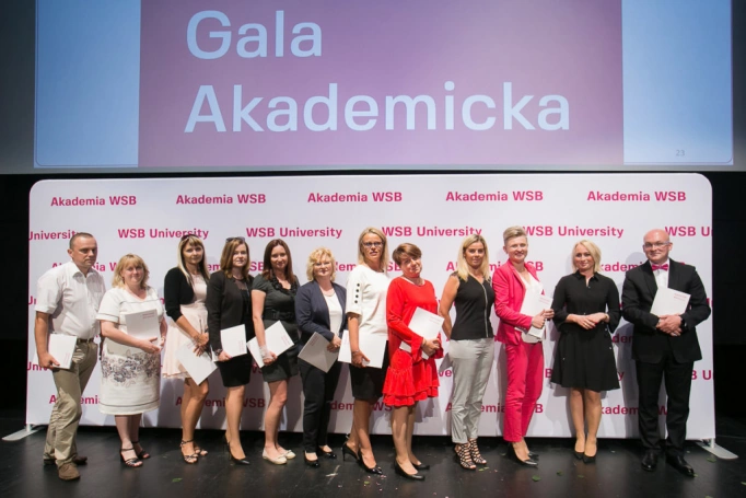 Zdjęcie nr 50 z galerii  Duma, radość i wzruszenie – Gala Akademicka zakończenia studiów podyplomowych