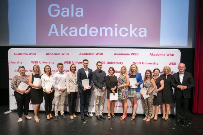 Zdjęcie nr 51 z galerii  Duma, radość i wzruszenie – Gala Akademicka zakończenia studiów podyplomowych