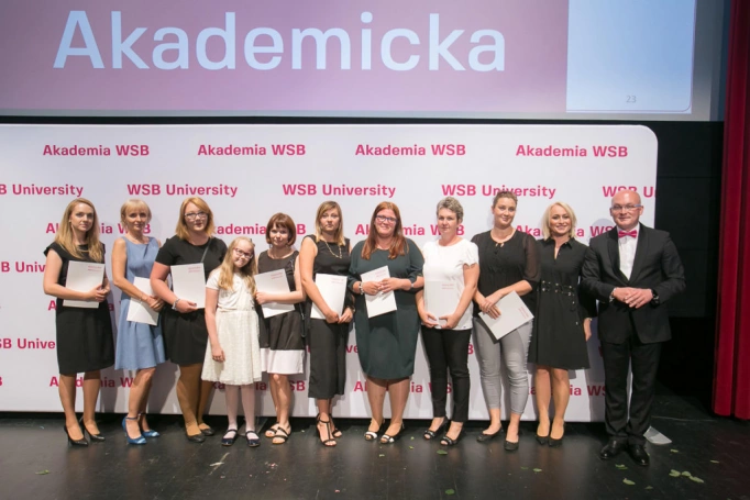Zdjęcie nr 54 z galerii  Duma, radość i wzruszenie – Gala Akademicka zakończenia studiów podyplomowych