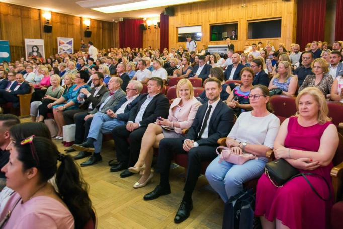 Zdjęcie nr 7 z galerii  Duma, radość i wzruszenie – Gala Akademicka zakończenia studiów podyplomowych