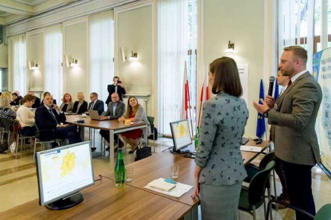 Zdjęcie nr 2 z galerii Akademia WSB i Województwo Śląskie rozmawiają o innowacjach społecznych z samorządami terytorialnymi