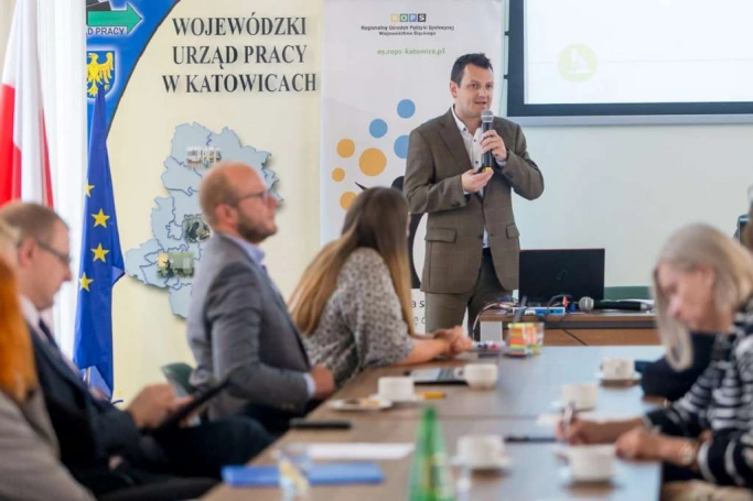 Zdjęcie nr 7 z galerii Akademia WSB i Województwo Śląskie rozmawiają o innowacjach społecznych z samorządami terytorialnymi