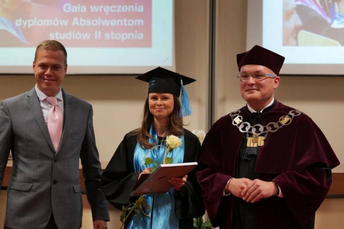 Zdjęcie nr 34 z galerii Absolwenci studiów I i II stopnia odebrali dyplomy!