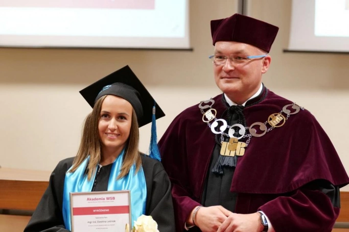Zdjęcie nr 35 z galerii Absolwenci studiów I i II stopnia odebrali dyplomy!