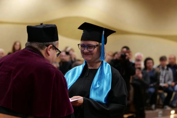Zdjęcie nr 36 z galerii Absolwenci studiów I i II stopnia odebrali dyplomy!