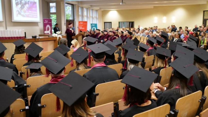 Zdjęcie nr 59 z galerii Absolwenci studiów I i II stopnia odebrali dyplomy!