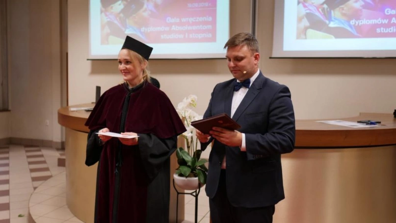 Zdjęcie nr 63 z galerii Absolwenci studiów I i II stopnia odebrali dyplomy!