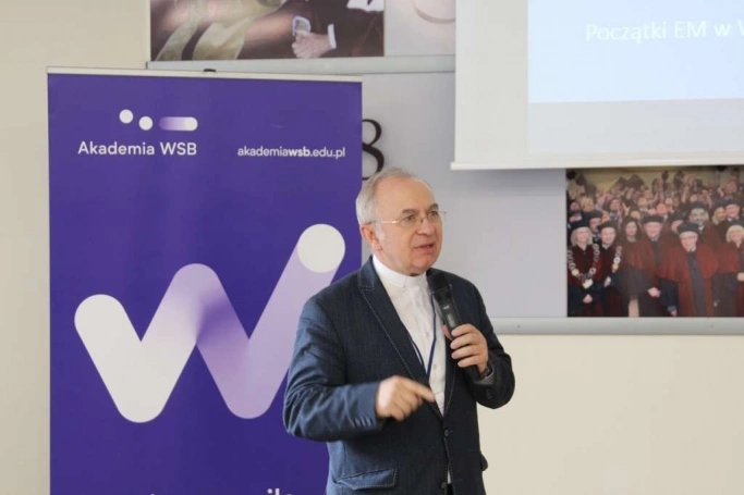 Zdjęcie nr 17 z galerii 27. Międzynarodowa Konferencja Naukowa "Człowiek-Media-Edukacja"