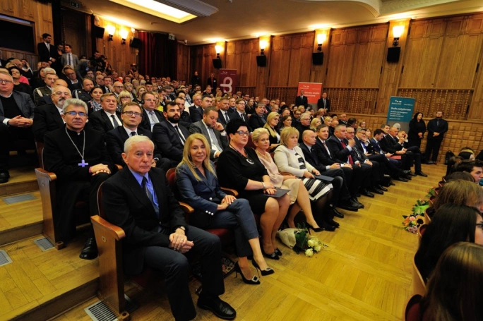 Zdjęcie nr 33 z galerii Vivat Academia, vivant Professores!
