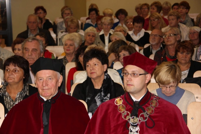 Zdjęcie nr 4 z galerii Uroczysta Inauguracja Roku Akademickiego 2013/2014 w Dąbrowie Górniczej