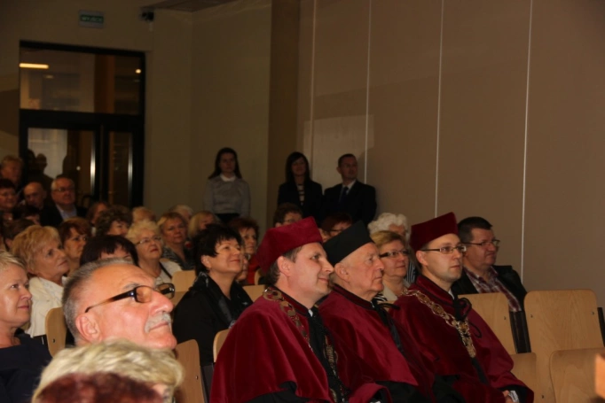 Zdjęcie nr 15 z galerii Uroczysta Inauguracja Roku Akademickiego 2013/2014 w Dąbrowie Górniczej