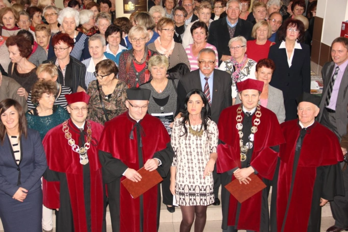 Zdjęcie nr 18 z galerii Uroczysta Inauguracja Roku Akademickiego 2013/2014 w Dąbrowie Górniczej