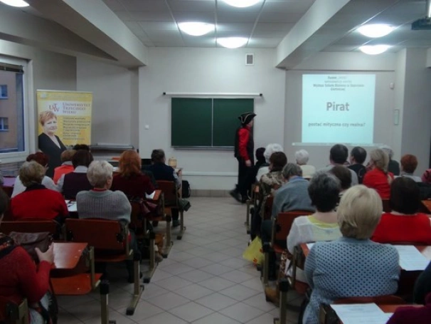 Zdjęcie nr 1 z galerii Słuchacze UTW poznali historię piratów