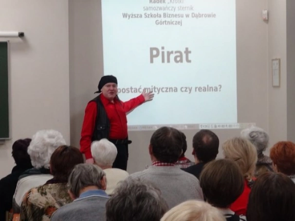 Zdjęcie nr 3 z galerii Słuchacze UTW poznali historię piratów