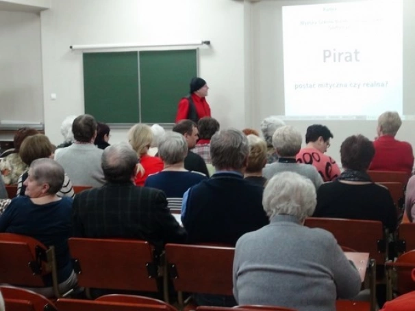 Zdjęcie nr 4 z galerii Słuchacze UTW poznali historię piratów