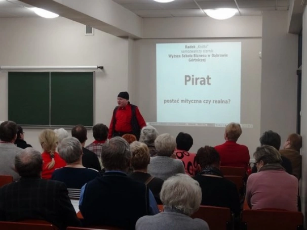 Zdjęcie nr 8 z galerii Słuchacze UTW poznali historię piratów