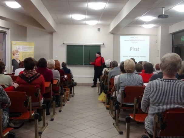 Zdjęcie nr 16 z galerii Słuchacze UTW poznali historię piratów