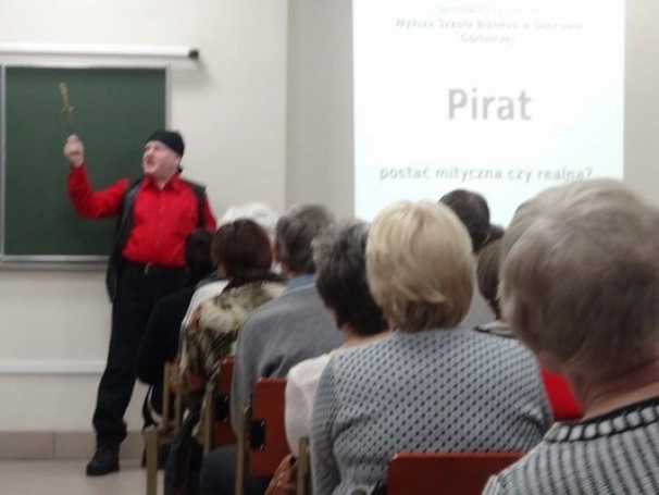 Zdjęcie nr 21 z galerii Słuchacze UTW poznali historię piratów